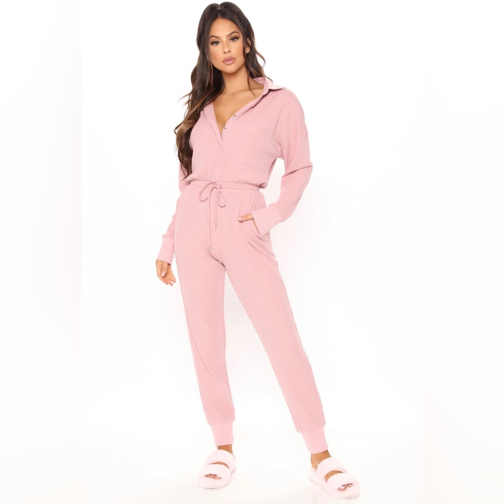 FASHION NOVA | Women’s Destination Relaxation Thermal Jumpsuit in Mauve Size S